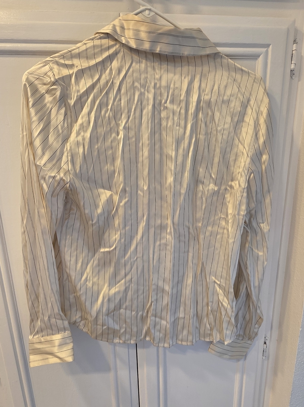 Kate Hill Women's 100% Silk Cream Striped Button Up Shirt ~ Size 10 Petite - Picture 3 of 11